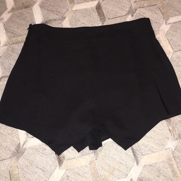 Skort - Picture 1 of 2